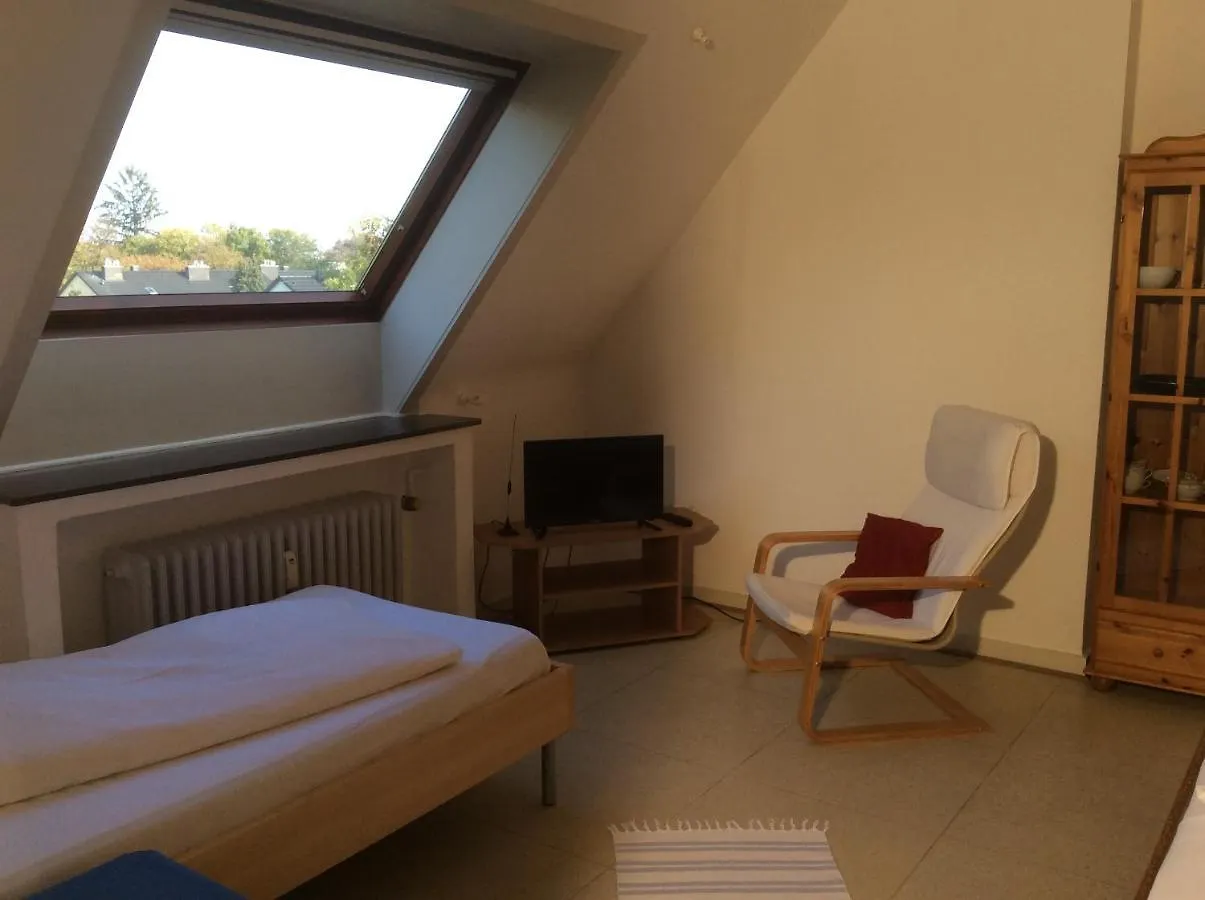 Guesthouse Frank Dusseldorf Inn